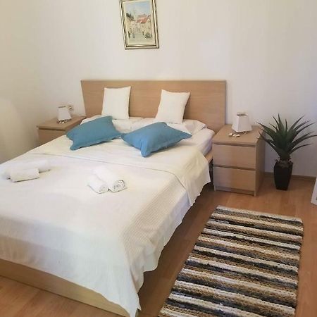 Apartment Diana - Great Location, Cosy 2 Bedroom, 2 Bathroom Apt Kukljica Dış mekan fotoğraf